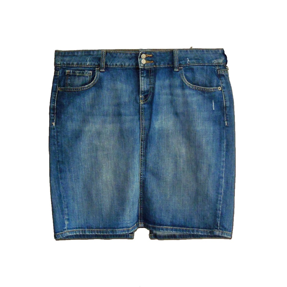 Old Navy Distressed Denim Skirt; New Condtion
